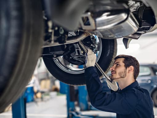 ¿Cuándo hay que hacer la primera revisión de un coche nuevo?